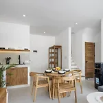 White Residence - Art & Boutique Villas