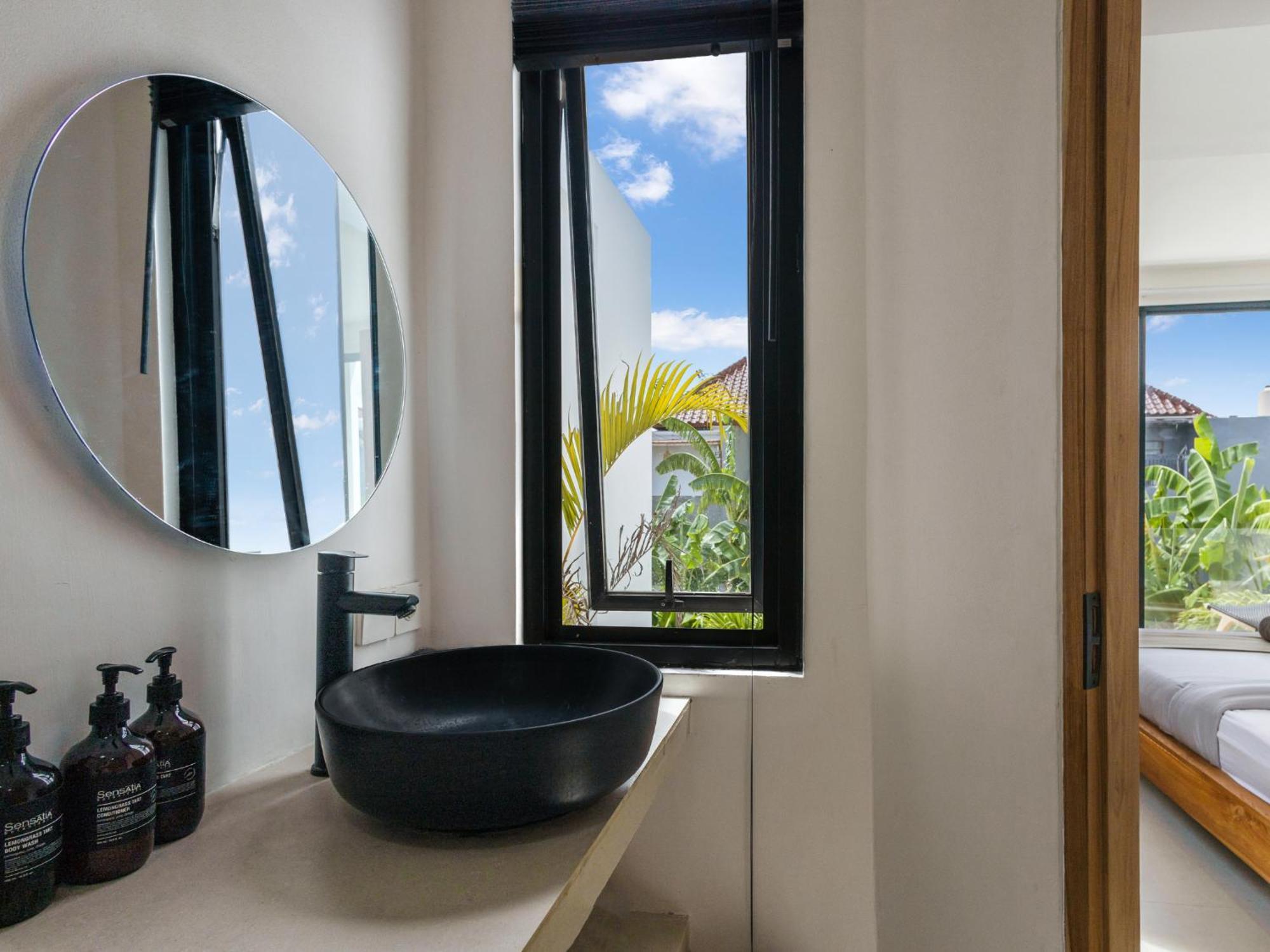 White - Art & Boutique Hotel 4*